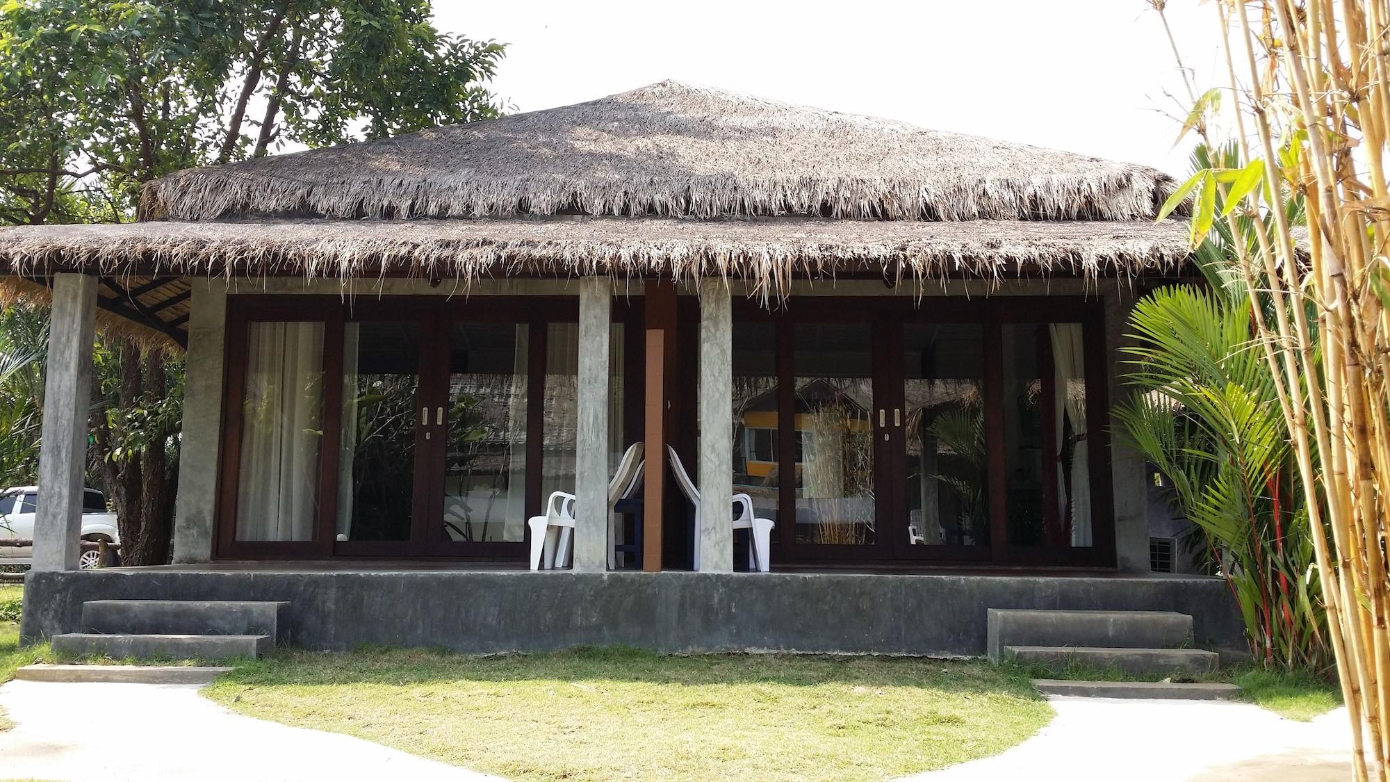 Nana Beach Hotel & Resort Pathiu Exteriör bild