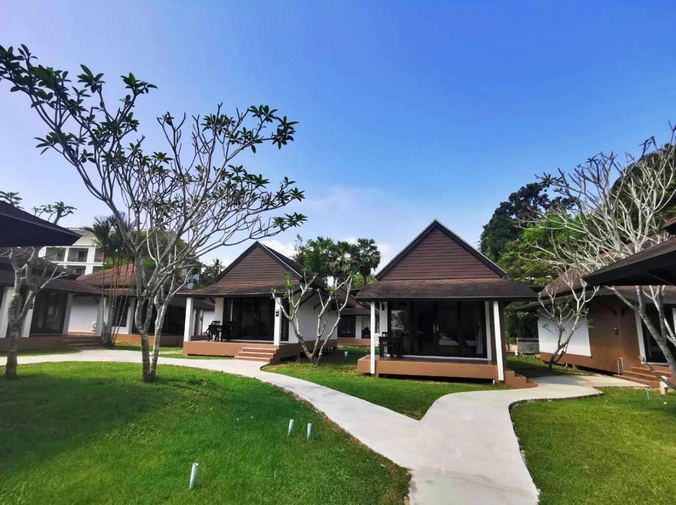 Nana Beach Hotel & Resort Pathiu Exteriör bild