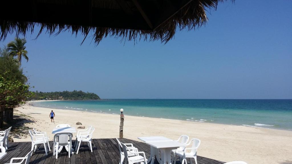 Nana Beach Hotel & Resort Pathiu Exteriör bild